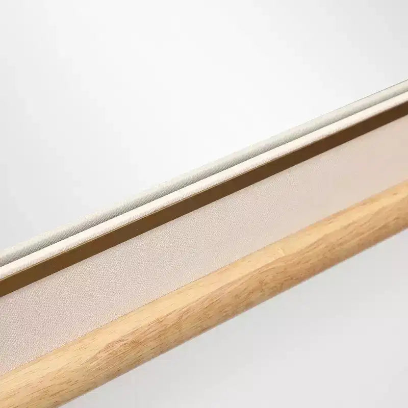 Specchio Decorativo da Parete Rettangolare con Angoli Arrotondati, Cornice in Legno di Caucciù (Hevea) da 35 mm con Dettagli in Ecopelle Marrone