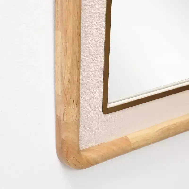 Specchio Decorativo da Parete Rettangolare con Angoli Arrotondati, Cornice in Legno di Caucciù (Hevea) da 35 mm con Dettagli in Ecopelle Marrone